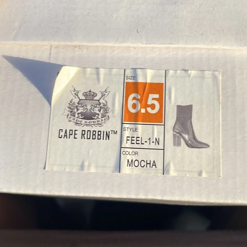 Cape Robbin 3-4inch brown heel boots - Picture 4 of 4